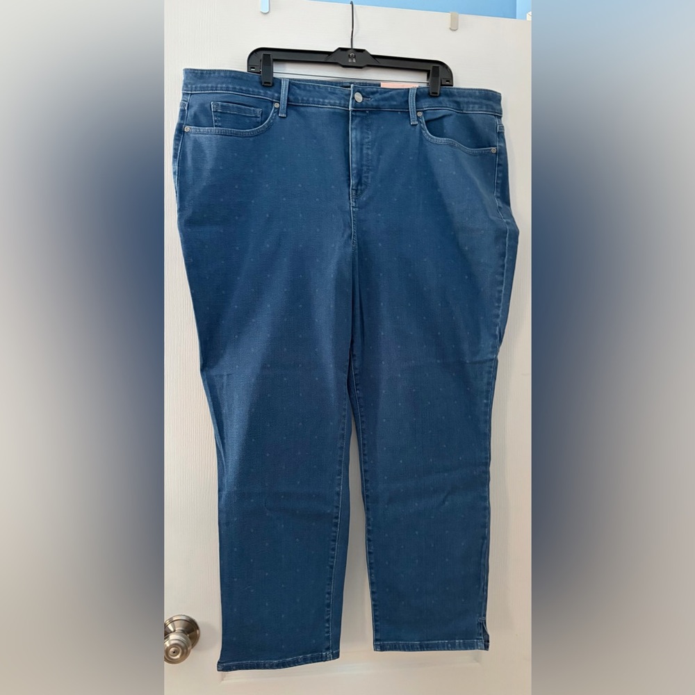 NWT NYDJ Women’s Size 22 Light Blue Denim Jeans with Polka Dots